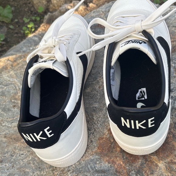 Nike Men's Cream and Black Sneakers - Picture 8 of 12
